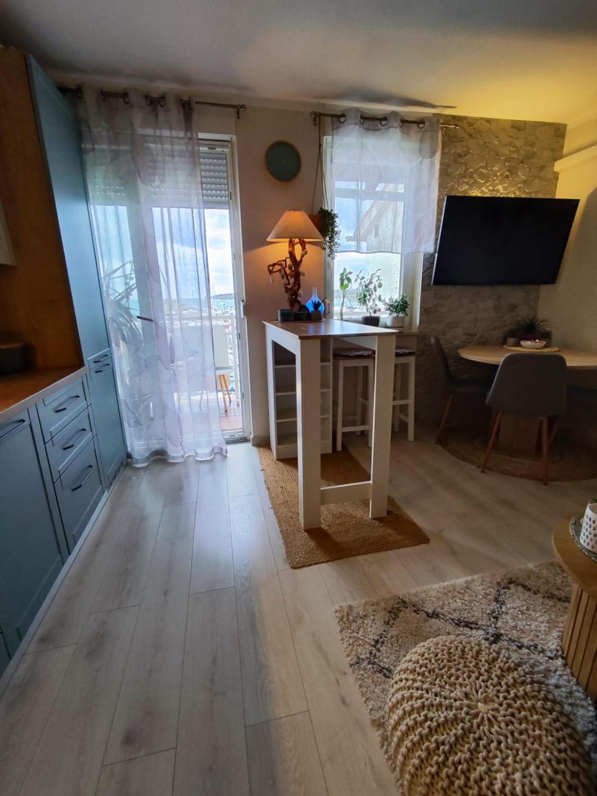 My Happy Place Apartment *